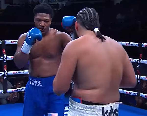 Past photo of Pryce Taylor in one of his bouts.